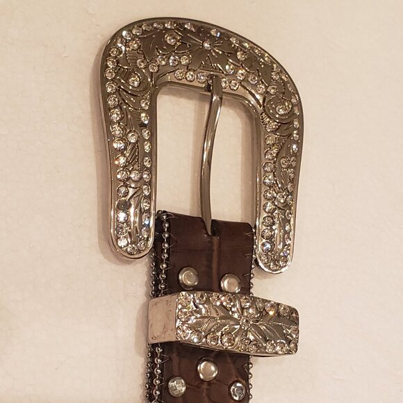 Blazin Roxx Leather Scalloped Rhinestone Concho Belt - Picture 4 of 15